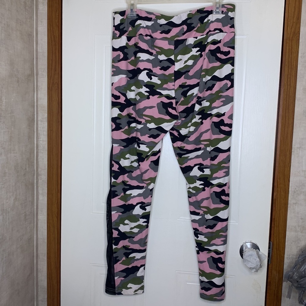 NO Boundaries pink and gray camo leggings with mesh sides size XL - Picture 3 of 4